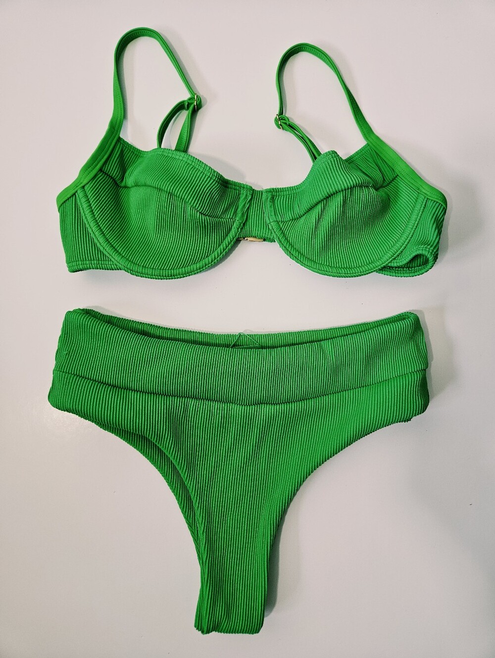 Kulani Kinis Ribbed Kelly Green Bikini Set Size M Two Piece Swimsuit EUC - Picture 2 of 6
